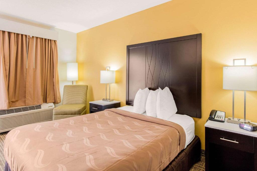 Quality Inn Trussville I-59 exit 141 - image 3