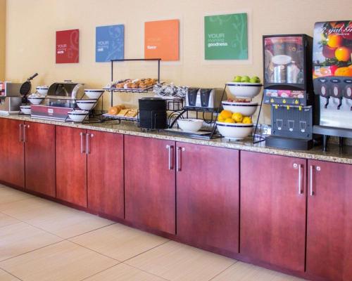Comfort Inn & Suites Trussville I-59 exit 141 - image 3