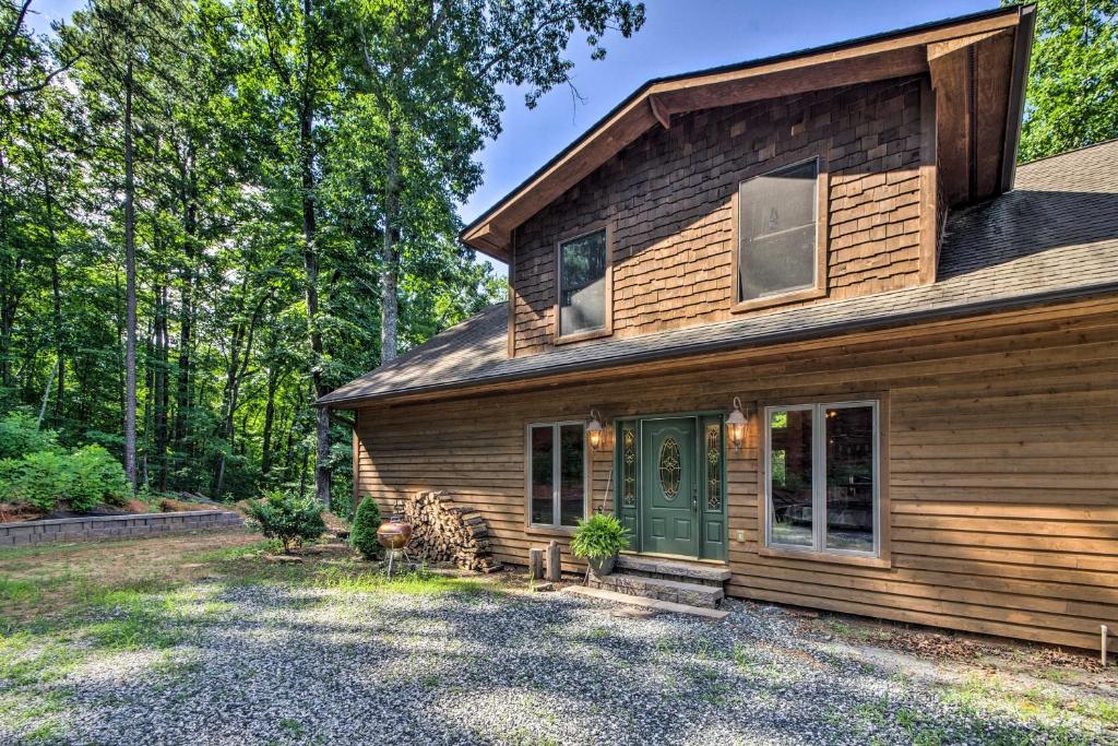 Tryon House with Hot Tub - Near Equestrian Centers! - main image