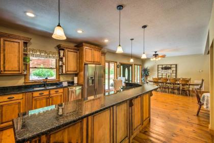 Tryon House with Hot Tub - Near Equestrian Centers! - image 12