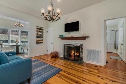 Foothills Farmhouse - image 12