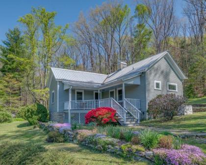 Foothills Farmhouse - image 2