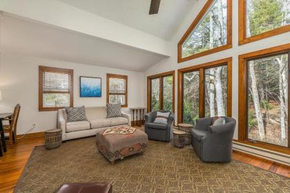 Foothills Farmhouse - image 3
