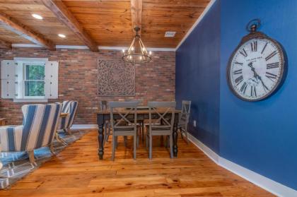 The Loft on Trade Street - image 10