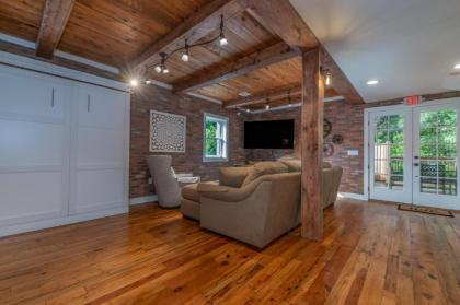 The Loft on Trade Street - image 11