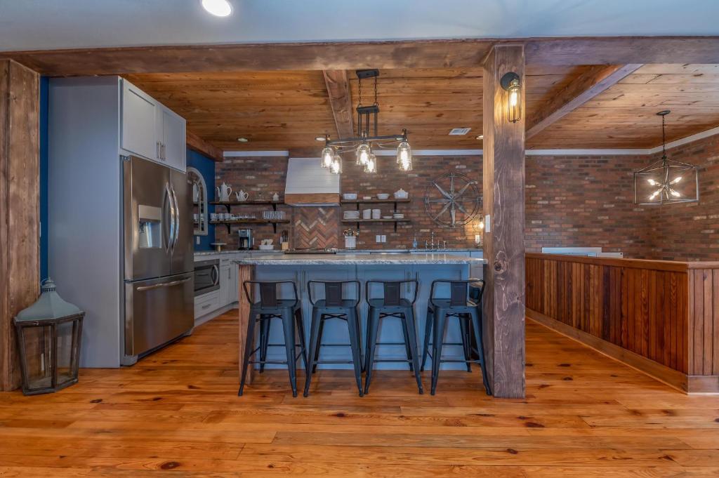 The Loft on Trade Street - image 6