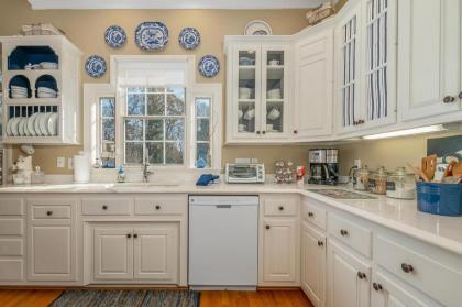 Laurelwood - image 12