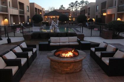 Courtyard Atlanta Northlake - image 13