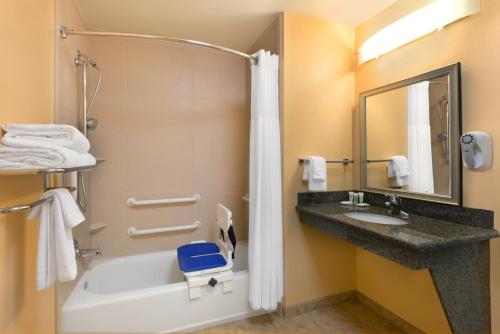 Staybridge Suites Tucson Airport an IHG Hotel - image 5