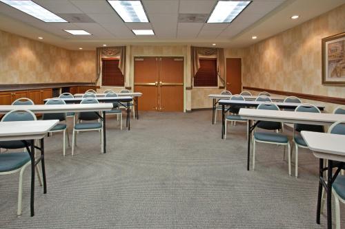 Holiday Inn Express Hotel & Suites Tucson Mall an IHG Hotel - main image