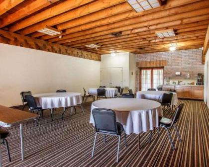 Comfort Suites At Sabino Canyon - image 2