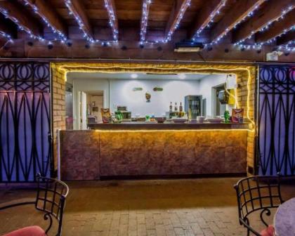 Comfort Suites At Sabino Canyon - image 3