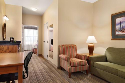 Country Inn & Suites by Radisson Tucson Airport AZ - image 3
