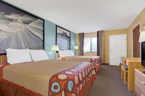 Super 8 by Wyndham Tucson/Grant Road Area AZ - image 3