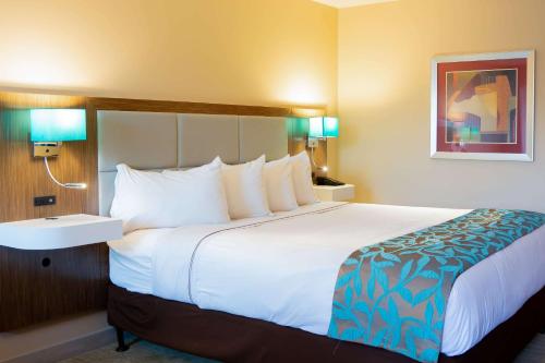 Hotel Tucson City Center Ascend Hotel Collection - image 3