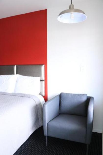 University Inn - image 2