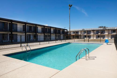 Red Lion Inn & Suites Tucson Downtown - main image