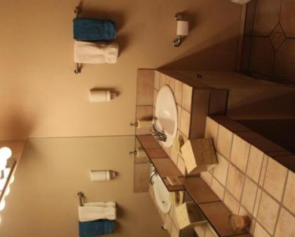 Mon Ami Bed and Breakfast - image 5