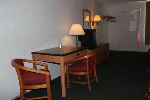 Amazon Motel - image 4