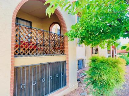 Casas Adobes condo - image 3