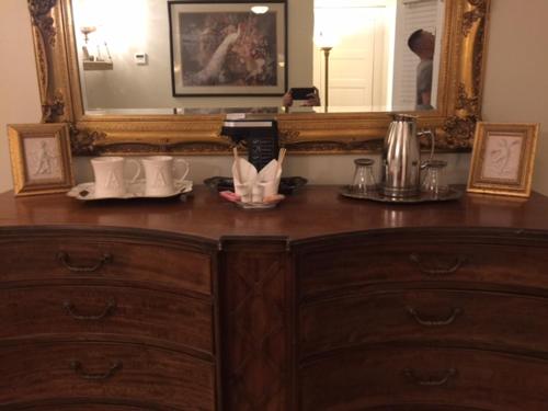 El Amador Downtown Luxury Inn - image 2
