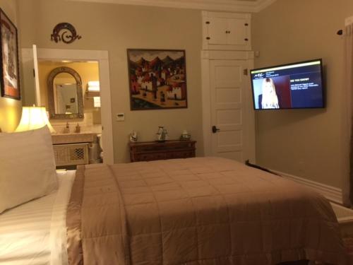 El Amador Downtown Luxury Inn - image 3