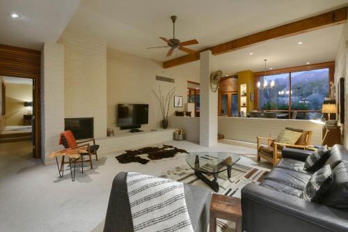 Catalina Foothills - main image