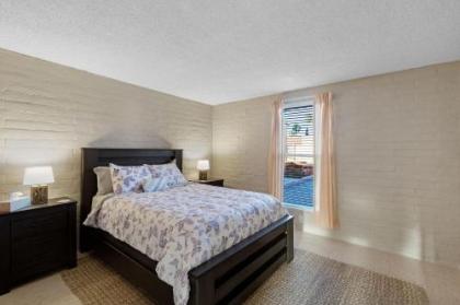 Sitting Pretty 2 BR by Casago - image 5