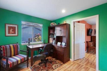 Stylish Southwest 2 BR by Casago - image 2
