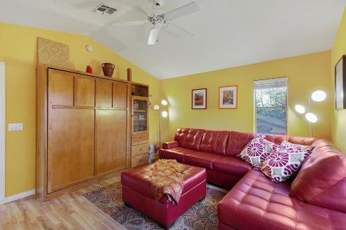 Stylish Southwest 2 BR by Casago - image 3