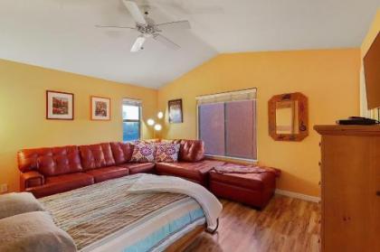 Stylish Southwest 2 BR by Casago - image 5