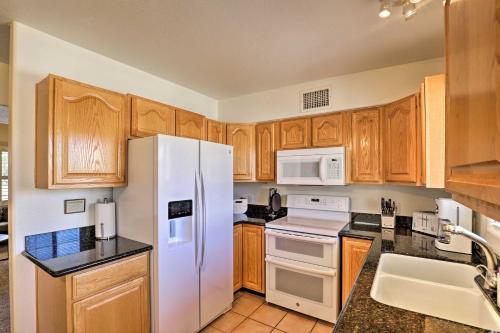 Bright Tucson Home with Patio By Rillito River Path! - image 4