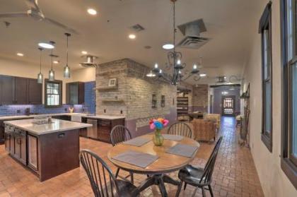 Contemporary Home with Yard - Walk to UArizona! - image 3