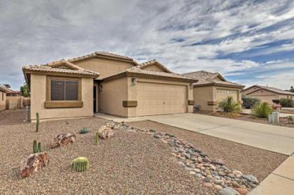 Desert Dwelling Near trails and tucson Art Scene
