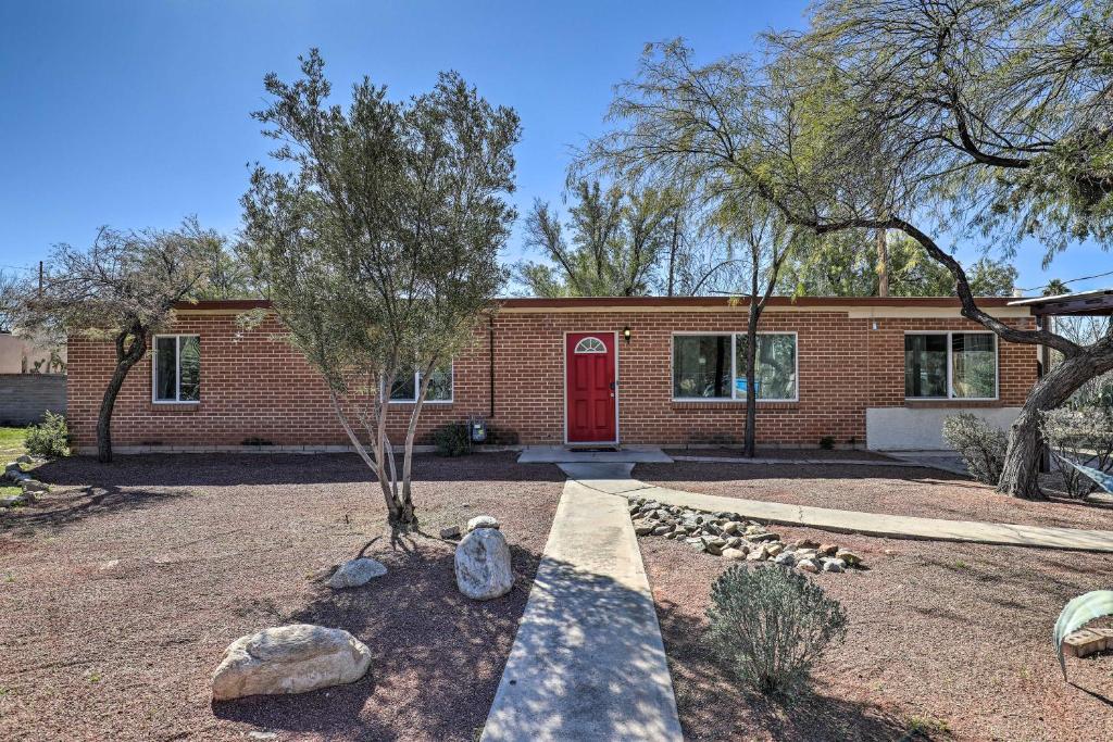 Family-Friendly Escape Downtown Tucson 4 Mi! - main image
