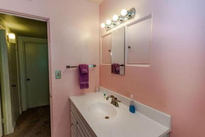 Readers Holmes 2BR by Casago - image 2