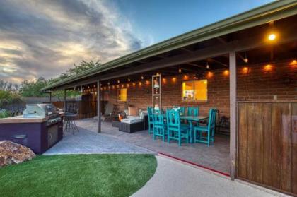 Spacious Oasis with Hot Tub 6Mi to Saguaro Park - image 2