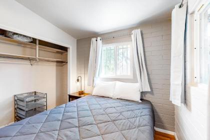 Historic Midtown Retreat - image 16