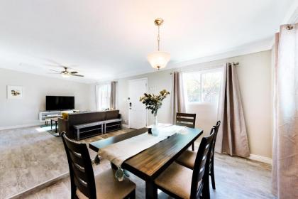 Cozy Tucson Retreat - image 10