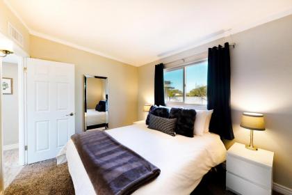 Cozy Tucson Retreat - image 17