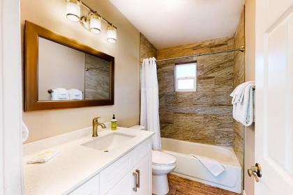 Cozy Tucson Retreat - image 18