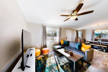 Cozy Tucson Retreat - image 5