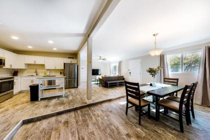 Cozy Tucson Retreat - image 7