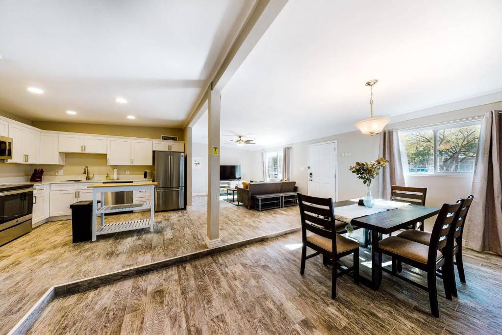 Cozy Tucson Retreat - image 7