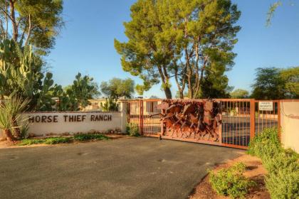 Pet-Friendly Tucson Casita Shared Hot Tub and Porch - image 3
