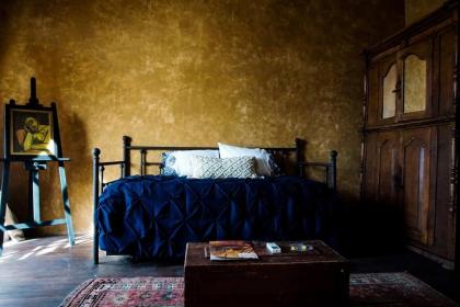 Historic Adobe 3br Home in Downtown El Presidio - image 11
