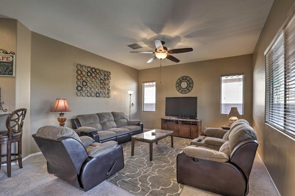 Pet-Friendly Escape Near Tucson Mountain Park - image 3