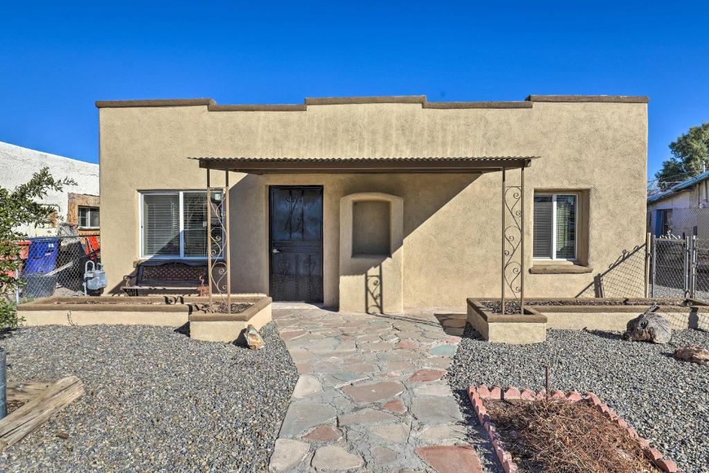 Adobe-Style Retreat Less Than 2 Mi to Dtwn Tucson! - main image