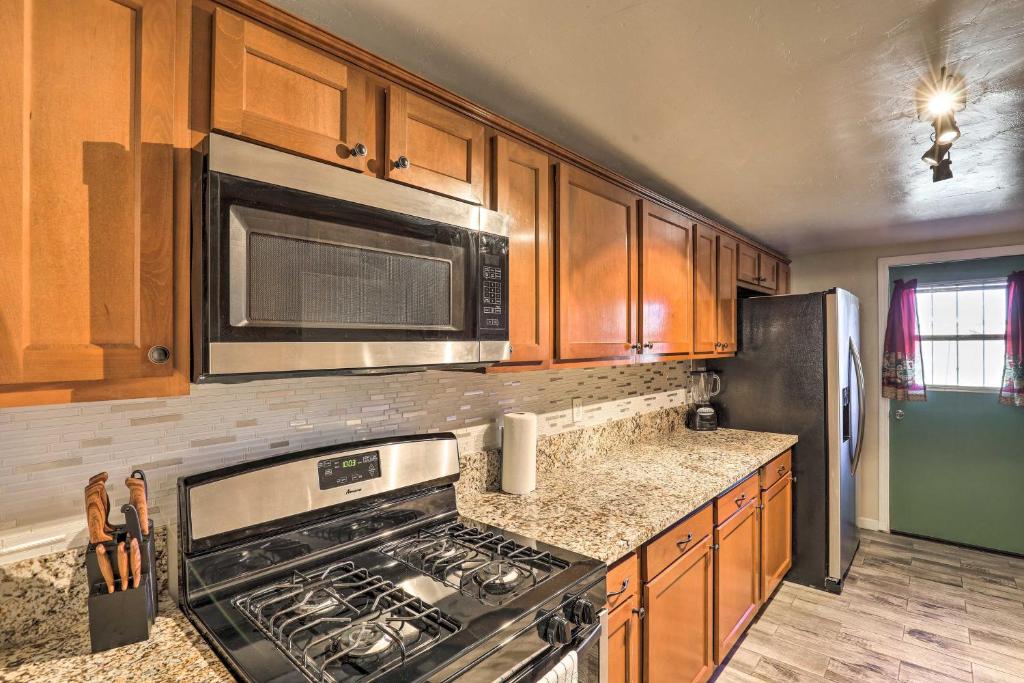Adobe-Style Retreat Less Than 2 Mi to Dtwn Tucson! - image 3