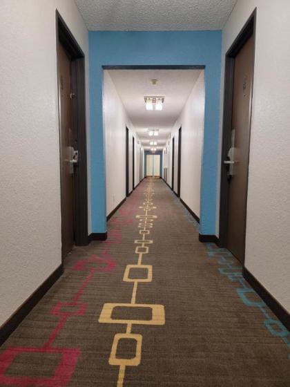 Days Inn by Wyndham Tucumcari - image 13